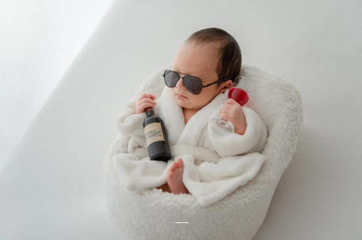 安陆宝宝嘴唇上翘