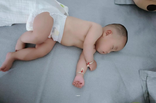 安陆宝宝老打喷嚏怎么办